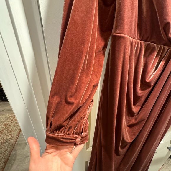 Revelry Vera Velvet Dress | Dusty Rose - Picture 3 of 5